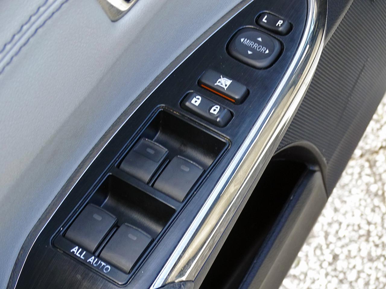 Toyota Avalon photo 18