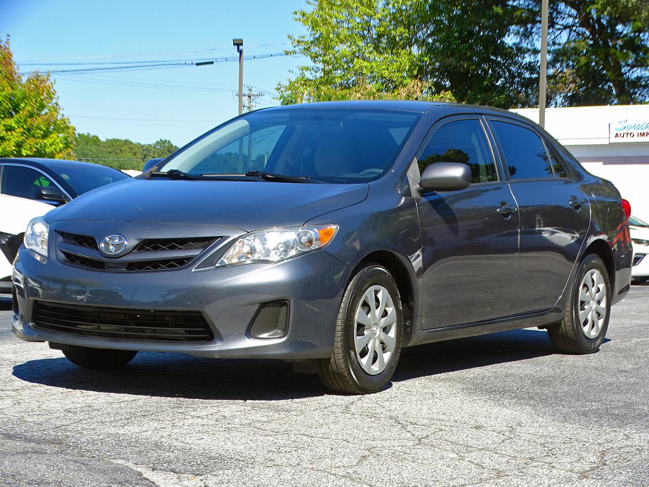 Toyota Corolla 4dr Sdn Auto LE (Natl) 2011