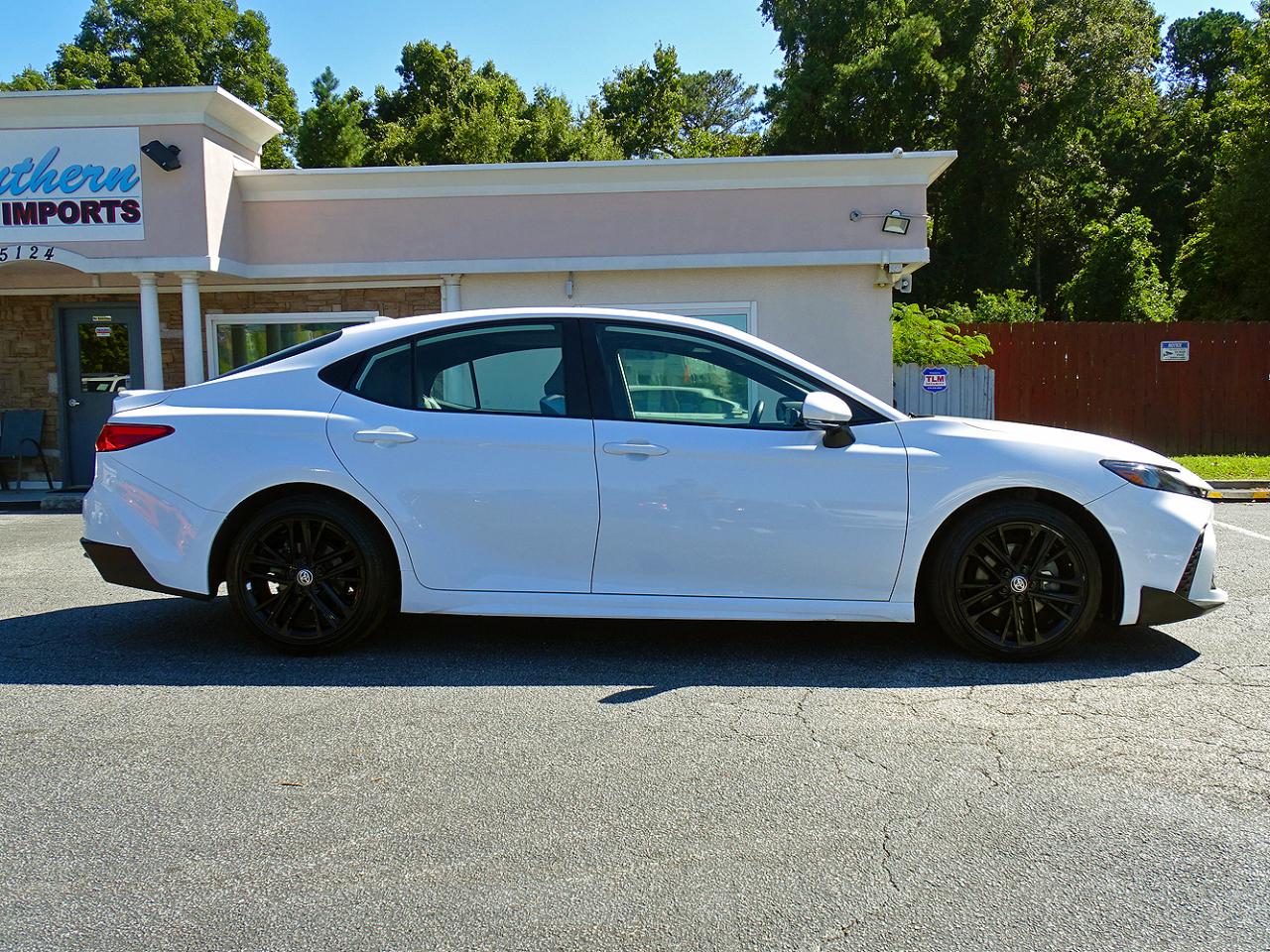 Toyota Camry SE 2025