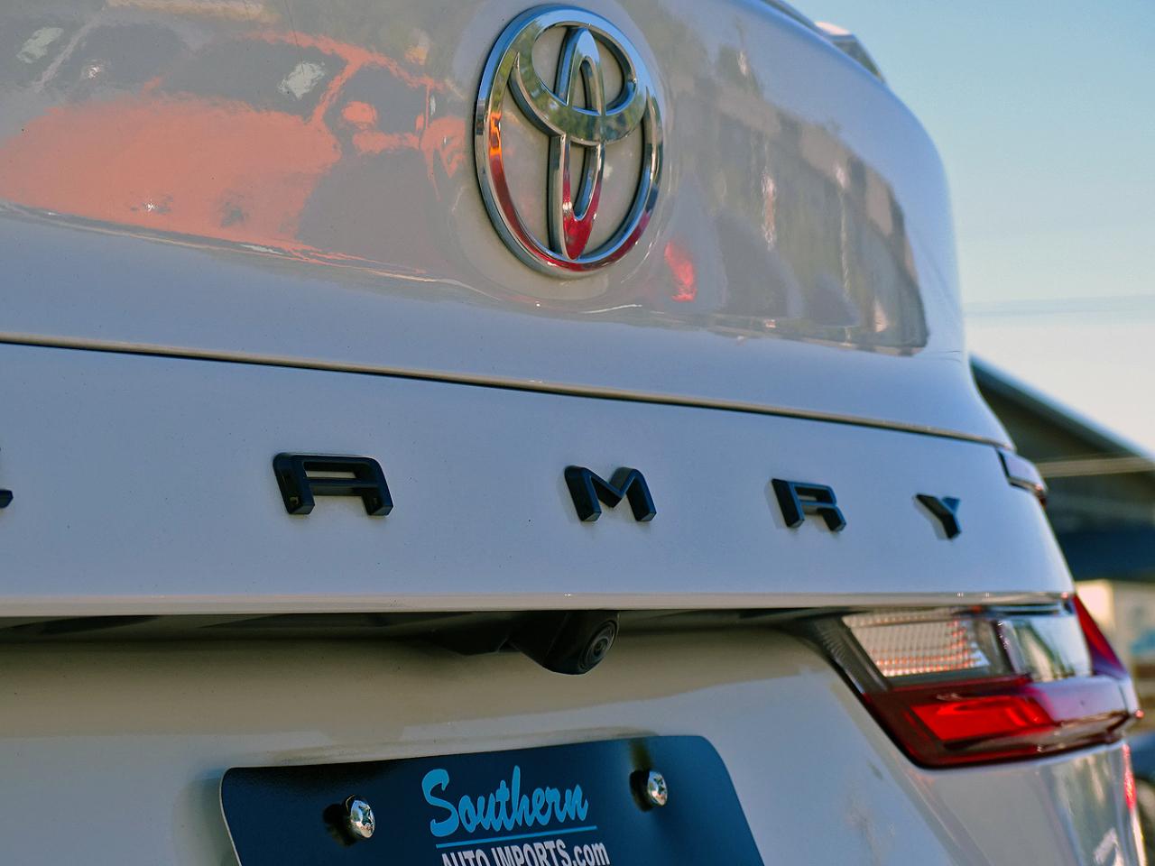 Toyota Camry SE 2025
