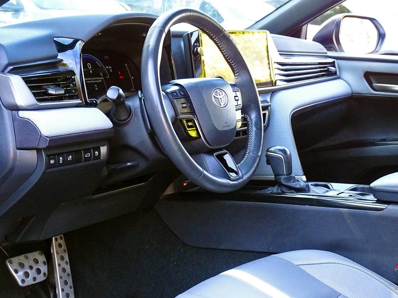 Toyota Camry SE 2025