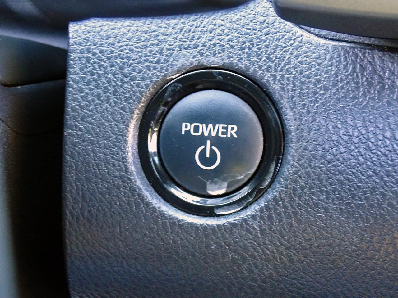 Toyota Camry SE 2025