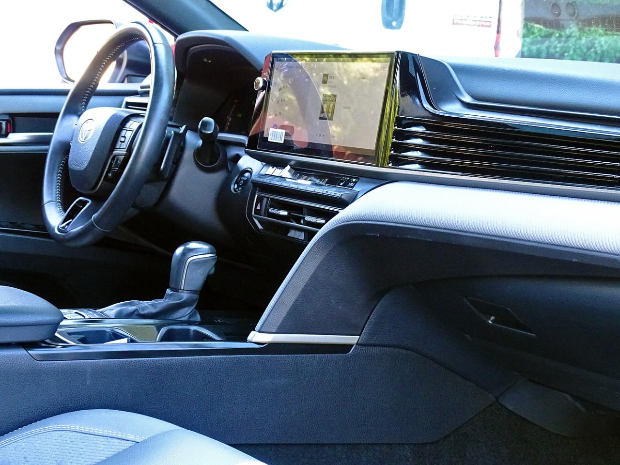 Toyota Camry SE 2025