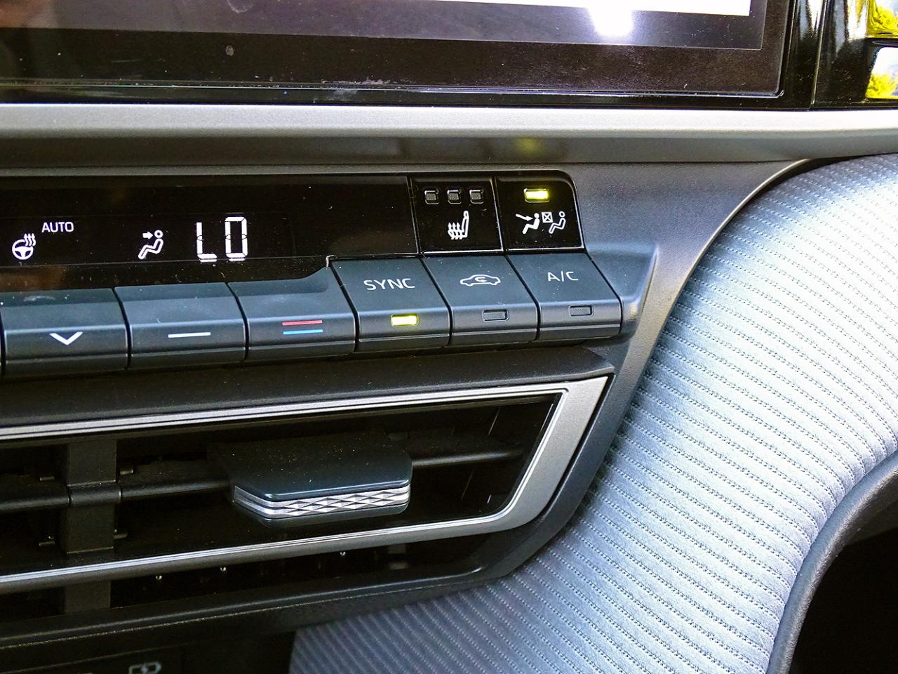 Toyota Camry SE 2025