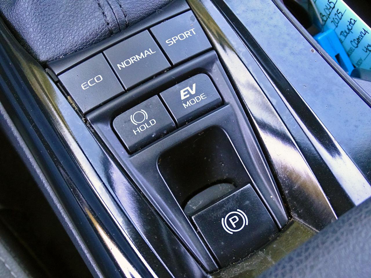 Toyota Camry SE 2025