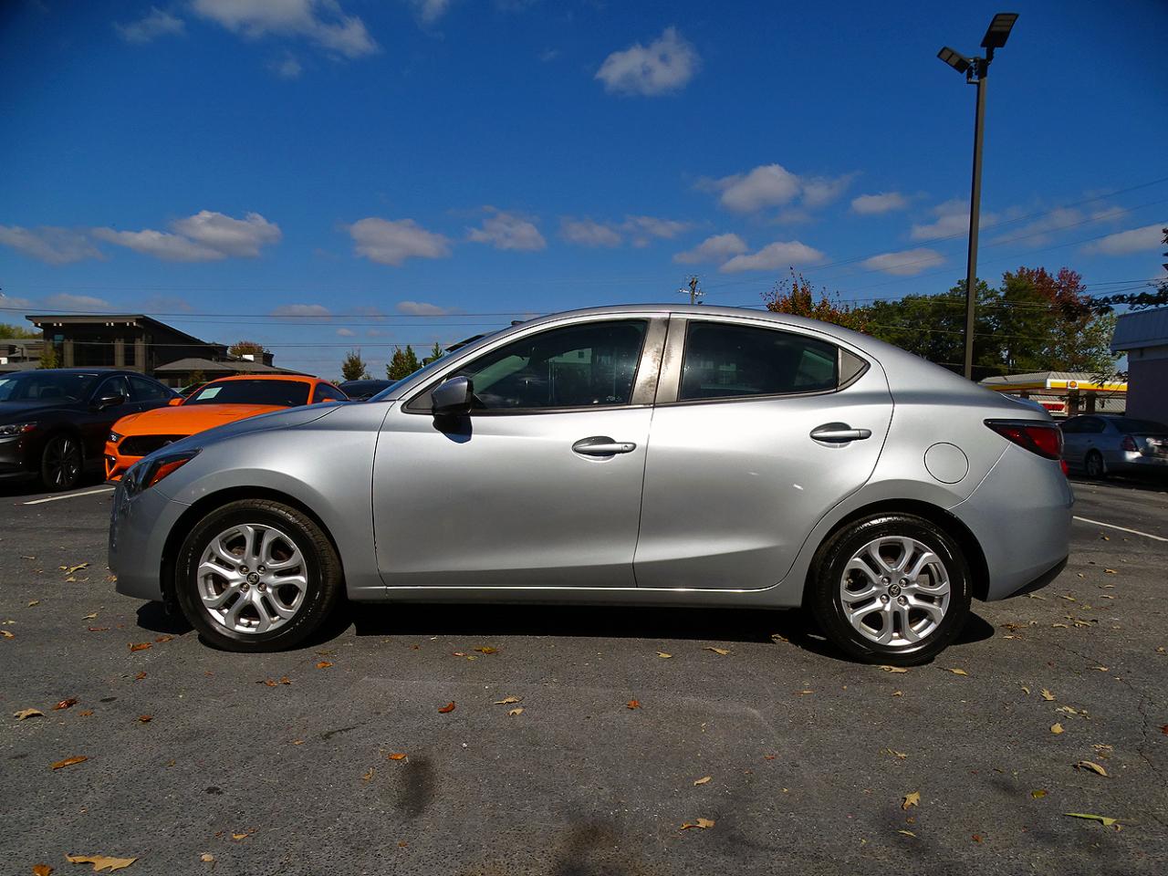 Toyota Yaris iA Auto (Natl) 2018