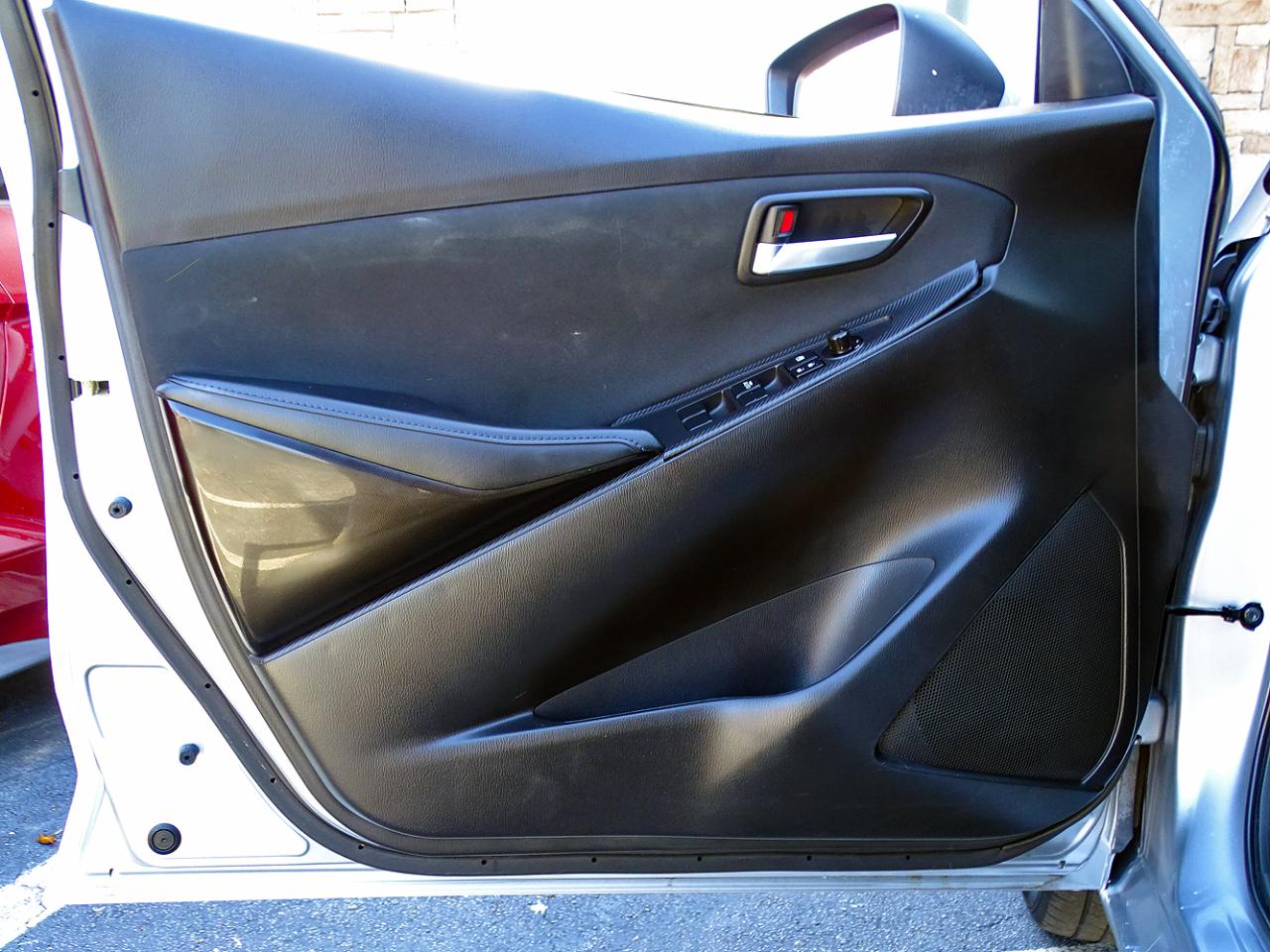 Toyota Yaris iA Auto (Natl) 2018