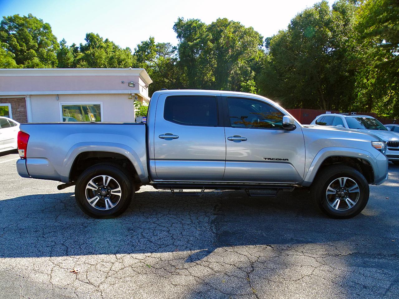 Toyota Tacoma TRD Sport Dbl Cab 4WD V6 at 2017