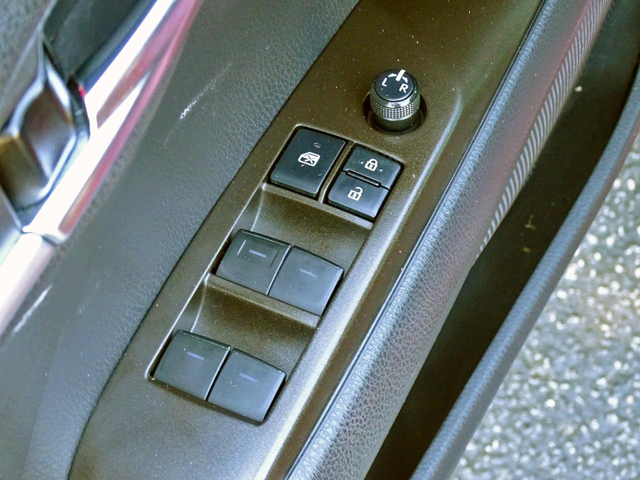Toyota Camry LE Auto (Natl) 2021