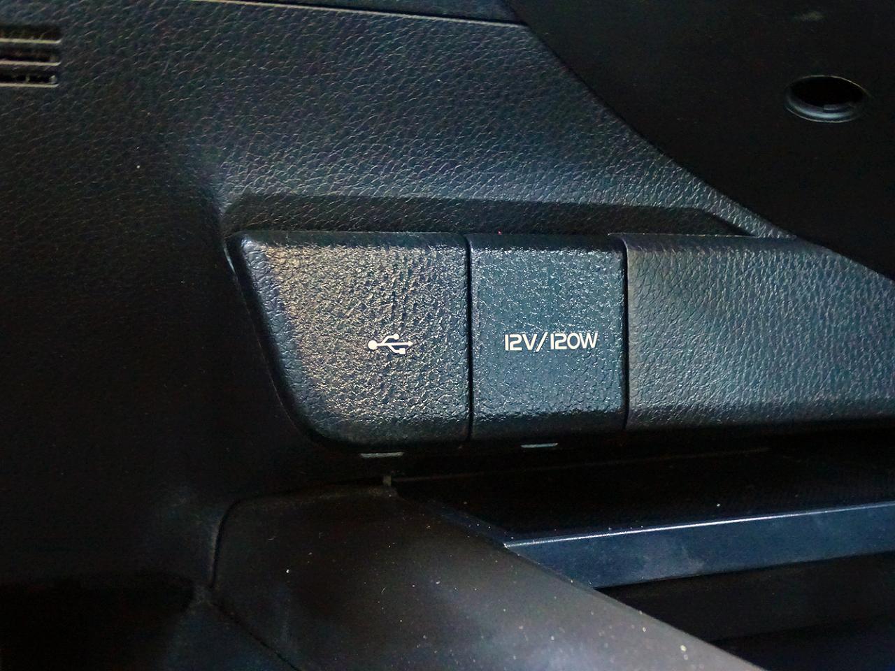 Toyota Camry LE Auto (Natl) 2021