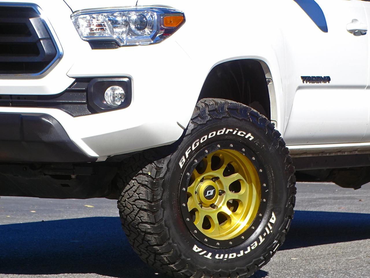 Toyota Tacoma 4WD SR5 Double Cab 6' Bed V6 AT (Natl) 2023