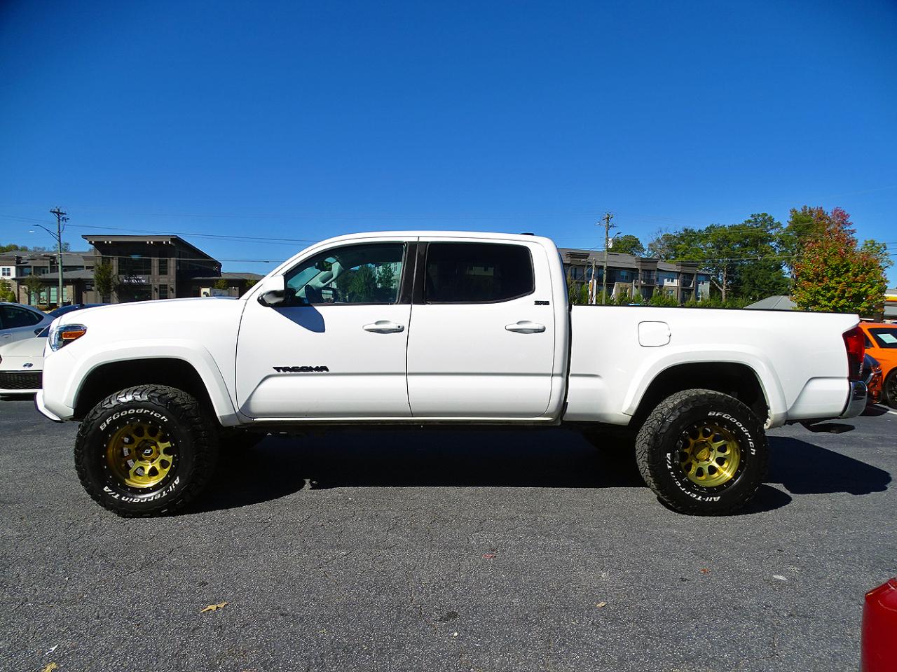 Toyota Tacoma 4WD SR5 Double Cab 6' Bed V6 AT (Natl) 2023