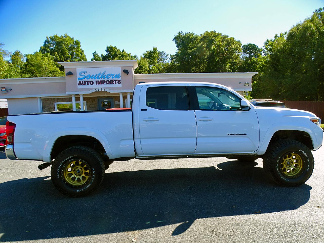 Toyota Tacoma 4WD SR5 Double Cab 6' Bed V6 AT (Natl) 2023