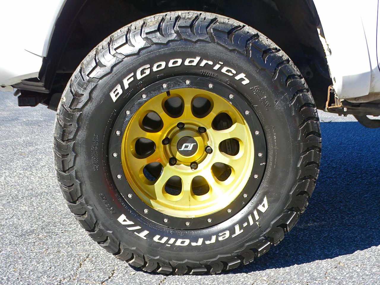Toyota Tacoma 4WD SR5 Double Cab 6' Bed V6 AT (Natl) 2023