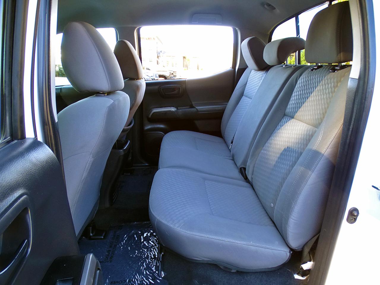 Toyota Tacoma 4WD SR5 Double Cab 6' Bed V6 AT (Natl) 2023