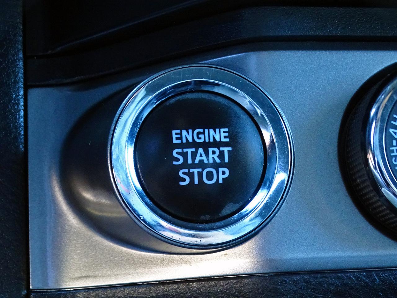 Toyota Tacoma 4WD SR5 Double Cab 6' Bed V6 AT (Natl) 2023