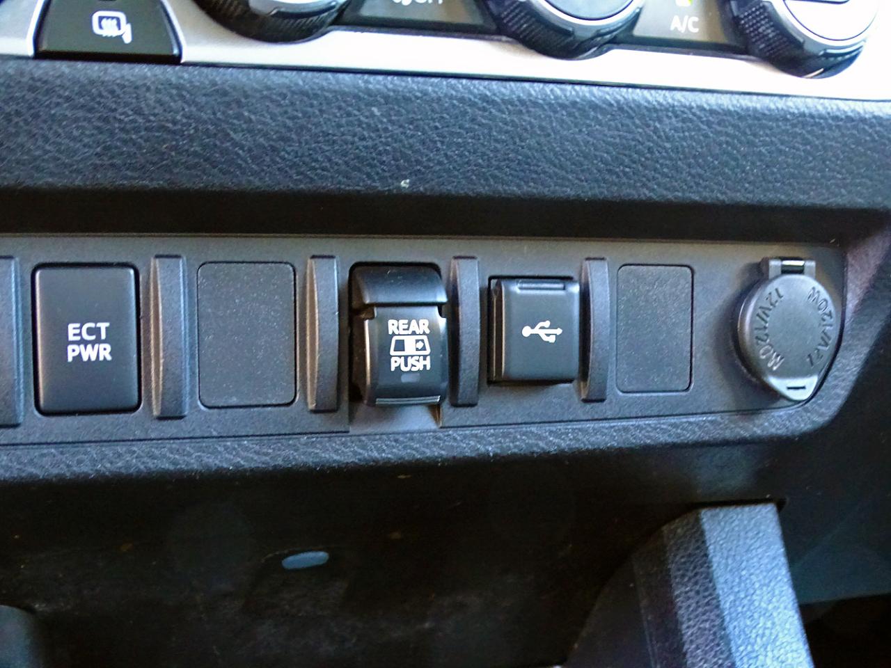 Toyota Tacoma 4WD SR5 Double Cab 6' Bed V6 AT (Natl) 2023
