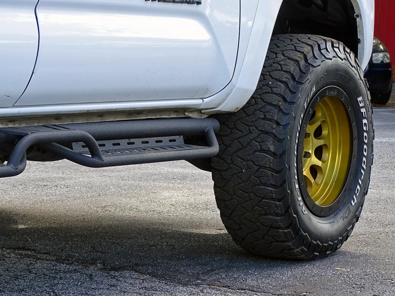 Toyota Tacoma photo 12