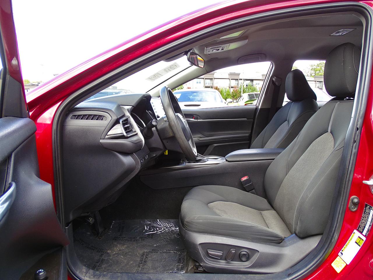 Toyota Camry photo 13