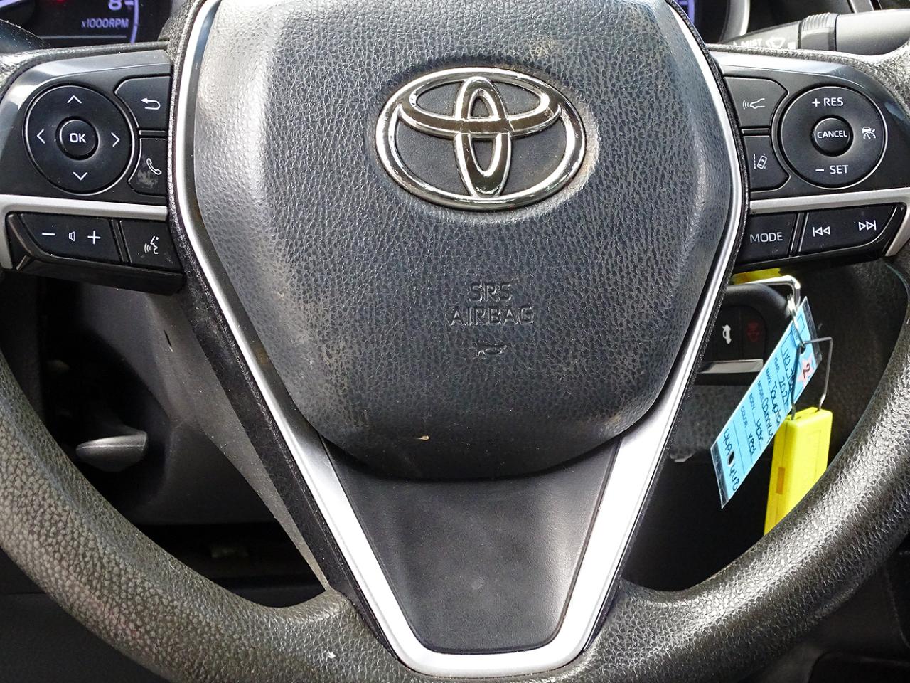 Toyota Camry photo 18