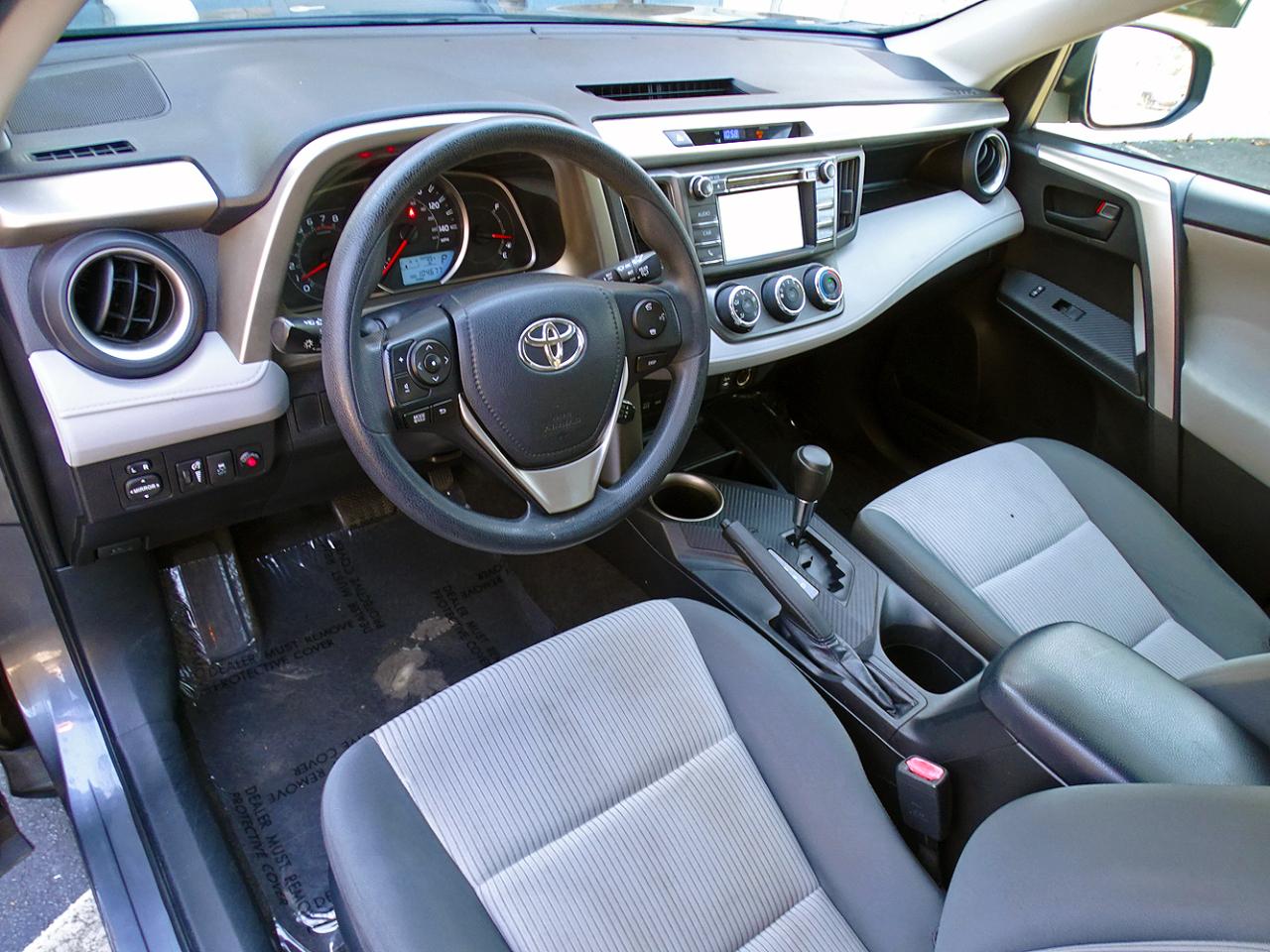 Toyota RAV4 FWD 4dr LE (Natl) 2015
