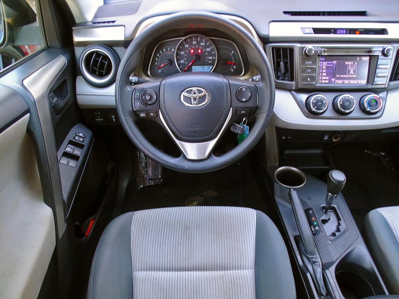 Toyota RAV4 FWD 4dr LE (Natl) 2015