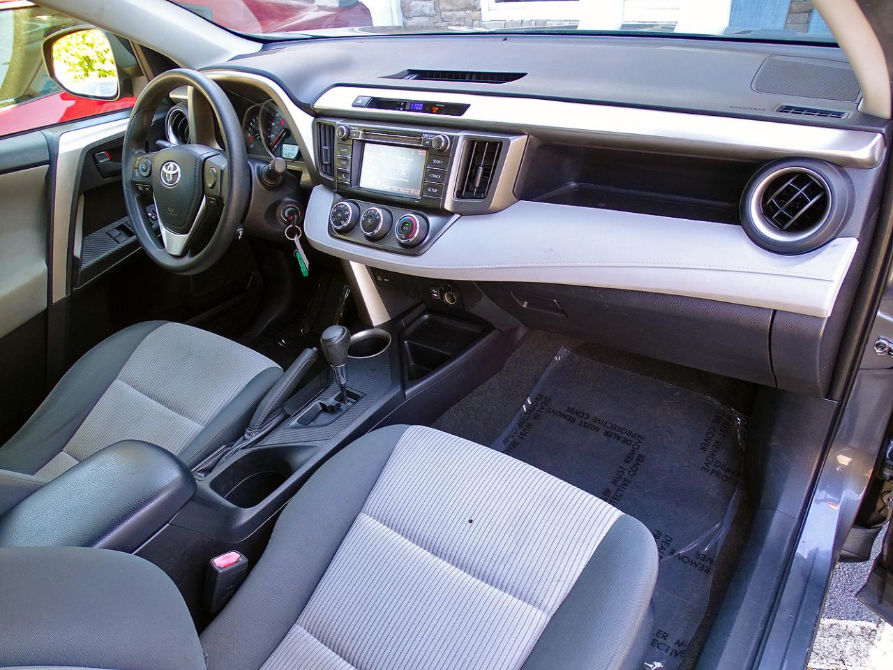 Toyota RAV4 FWD 4dr LE (Natl) 2015