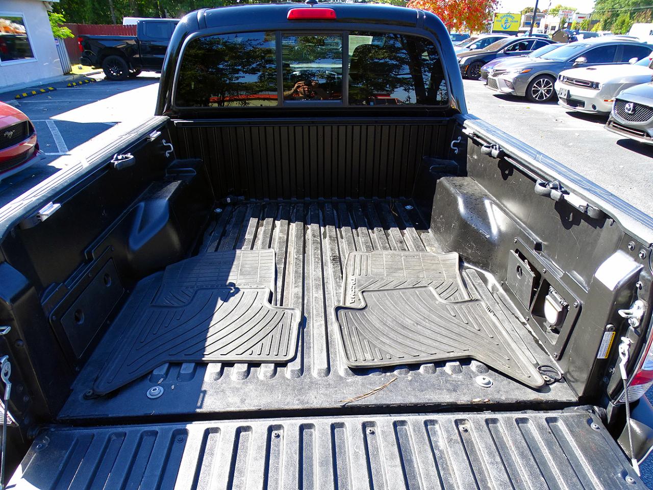 Toyota Tacoma 4WD Double Cab V6 AT TRD Off Road (Natl) 2015