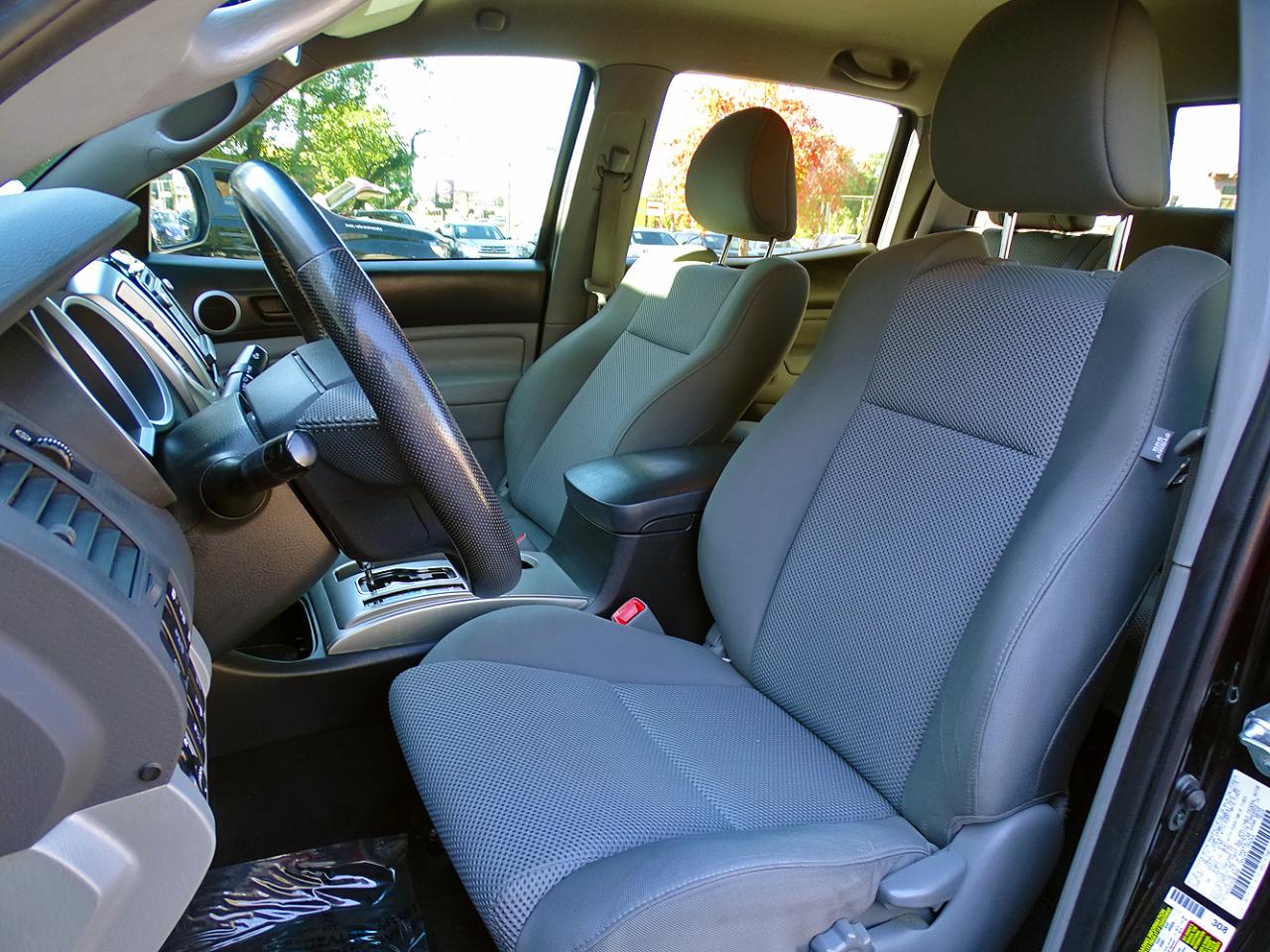 Toyota Tacoma 4WD Double Cab V6 AT TRD Off Road (Natl) 2015