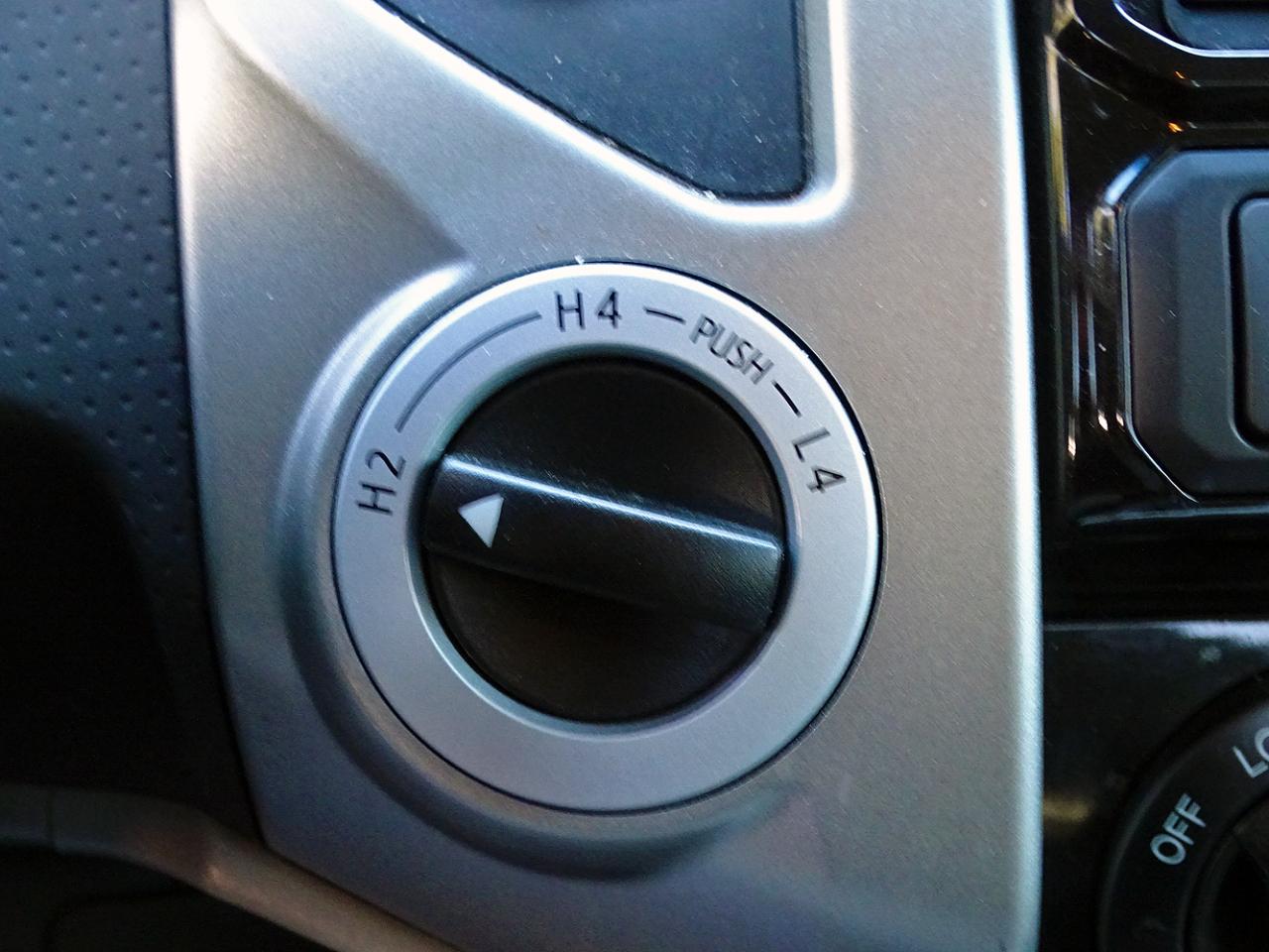 Toyota Tacoma 4WD Double Cab V6 AT TRD Off Road (Natl) 2015