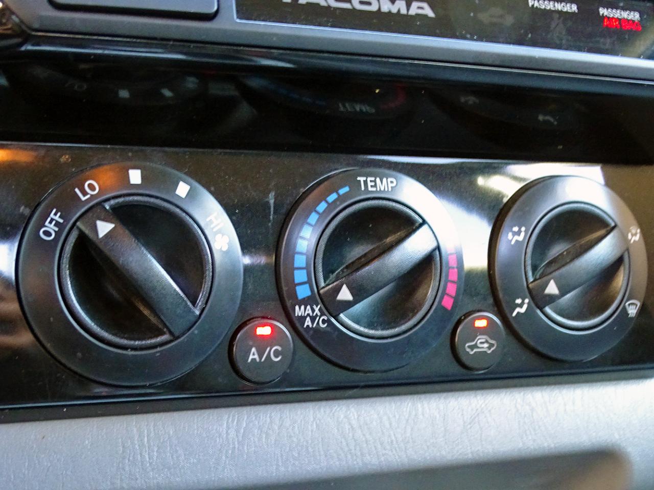 Toyota Tacoma 4WD Double Cab V6 AT TRD Off Road (Natl) 2015
