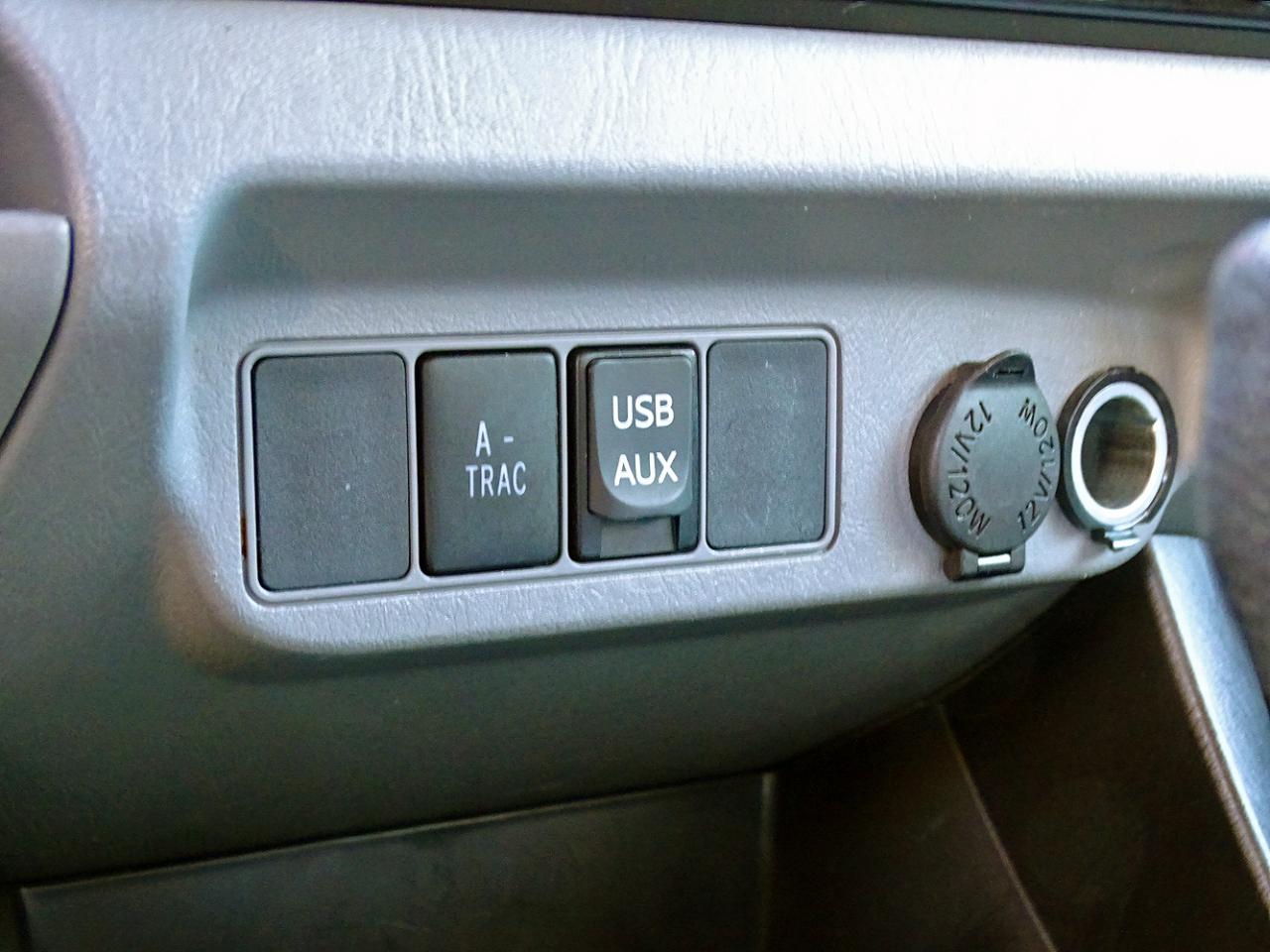 Toyota Tacoma 4WD Double Cab V6 AT TRD Off Road (Natl) 2015