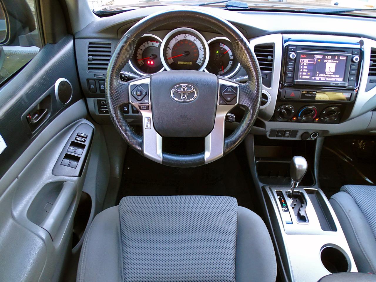 Toyota Tacoma 4WD Double Cab V6 AT TRD Off Road (Natl) 2015