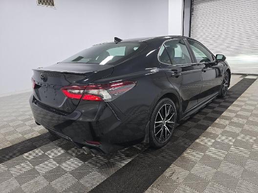Toyota Camry SE 2023