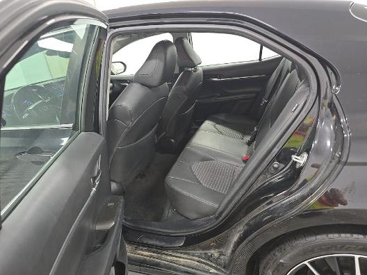 Toyota Camry SE 2023