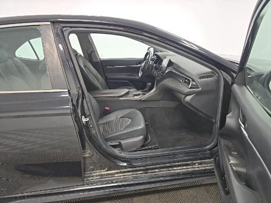 Toyota Camry SE 2023