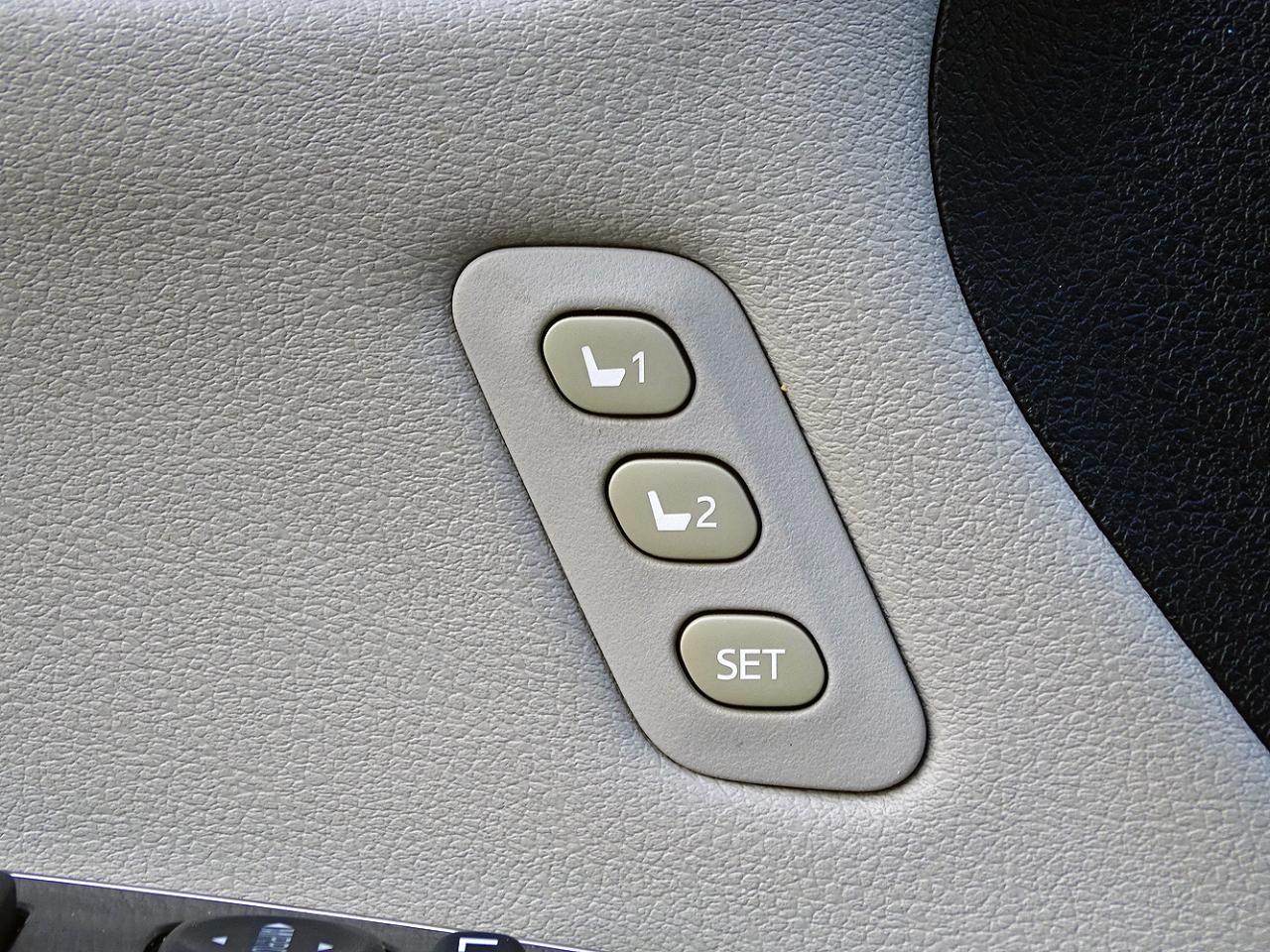 Toyota Avalon photo 24