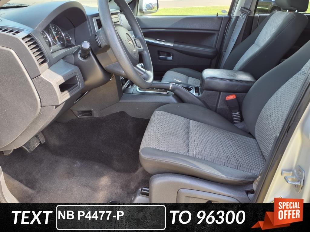 2009 Jeep Grand Cherokee Laredo photo 3