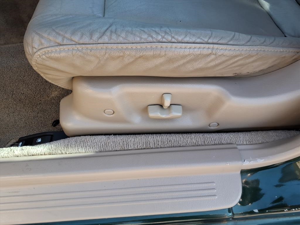 Subaru Legacy Sedan 4dr Outback H6-3.0 Auto 2003