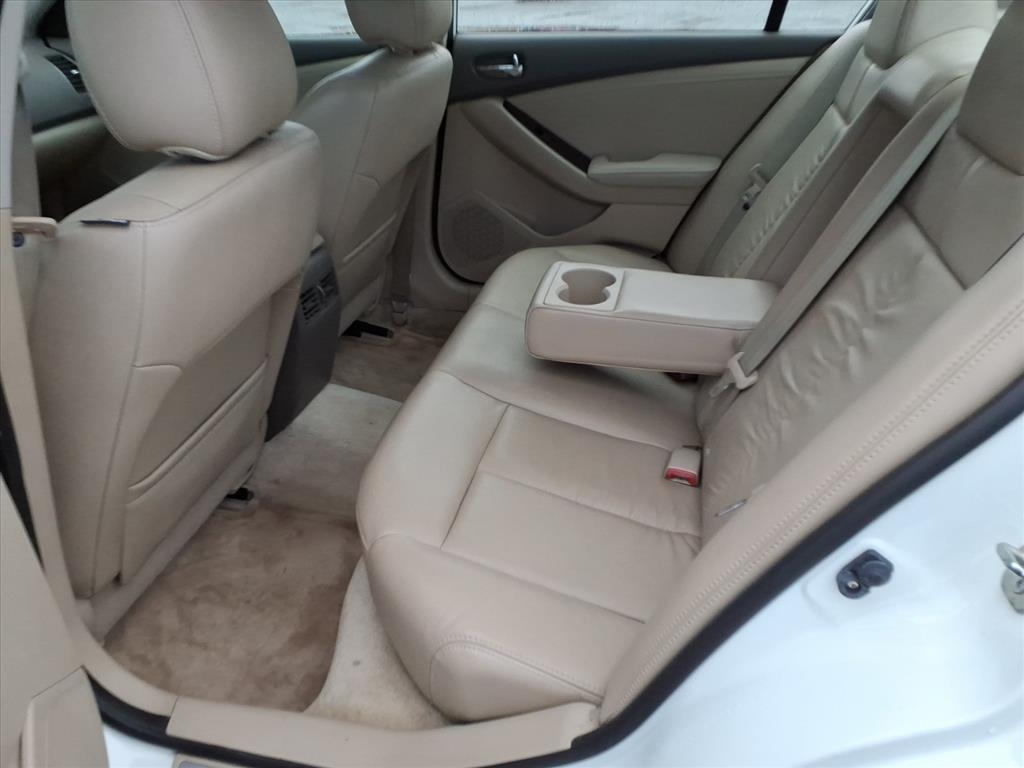 Nissan Altima 4dr Sdn I4 CVT 2.5 SL 2012