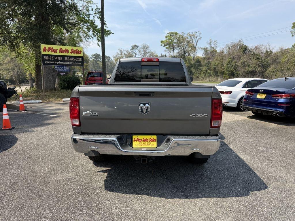 RAM 1500 4WD Quad Cab 140.5" ST 2011