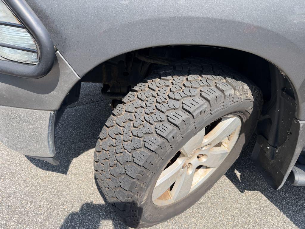 RAM 1500 4WD Quad Cab 140.5" ST 2011