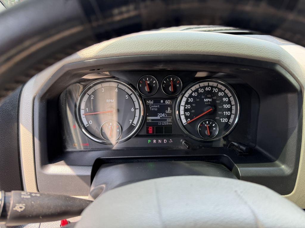 RAM 1500 4WD Quad Cab 140.5" ST 2011