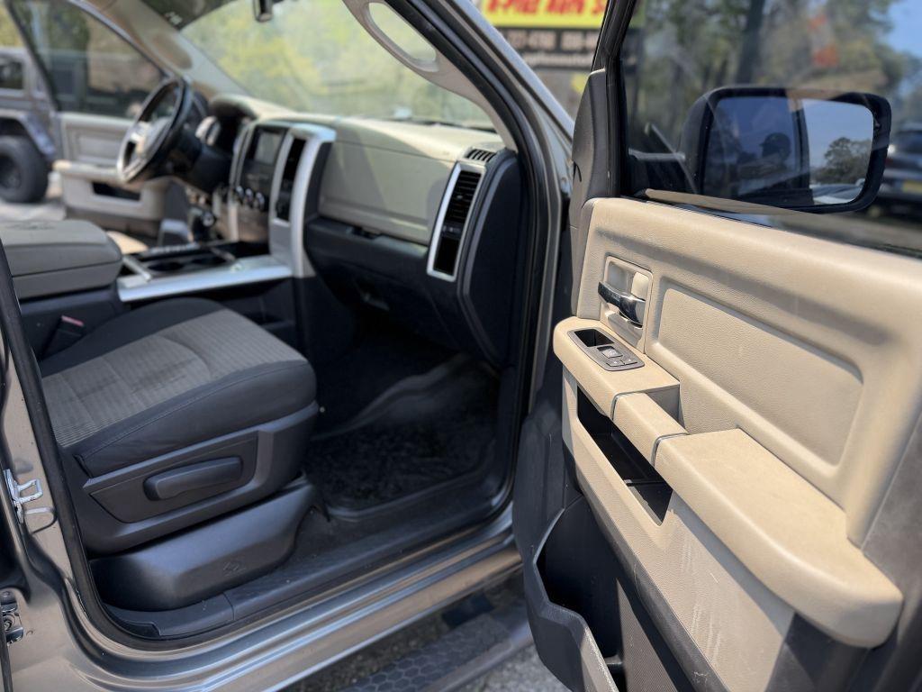 RAM 1500 4WD Quad Cab 140.5" ST 2011