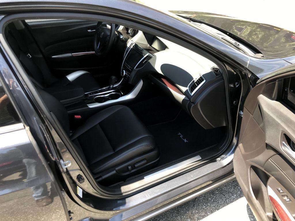 2016 Acura TLX Base photo 9