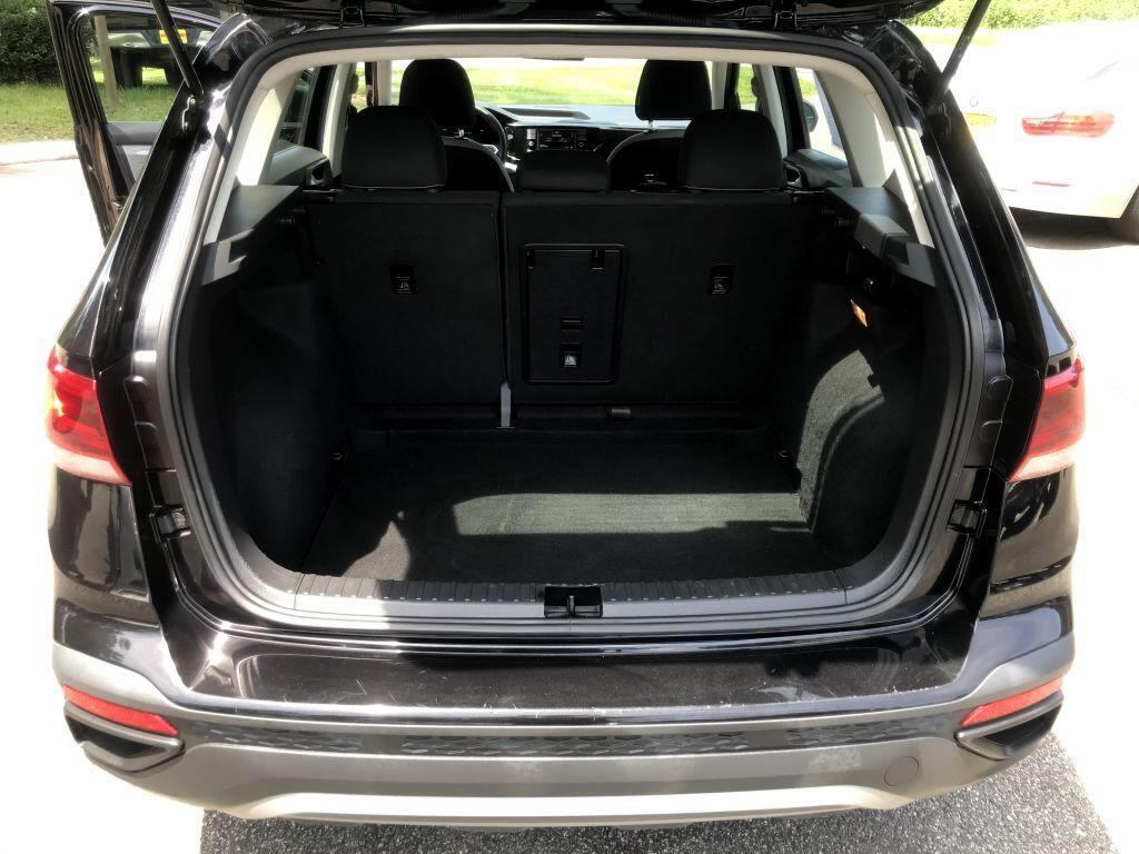 2022 Volkswagen Taos photo 12
