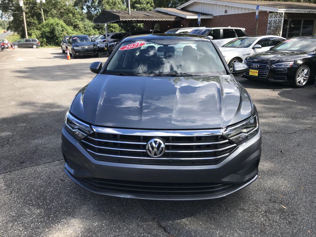 2021 Volkswagen Jetta SE R-Line photo 2