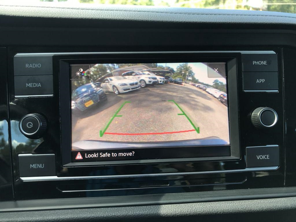 2021 Volkswagen Jetta SE R-Line photo 10