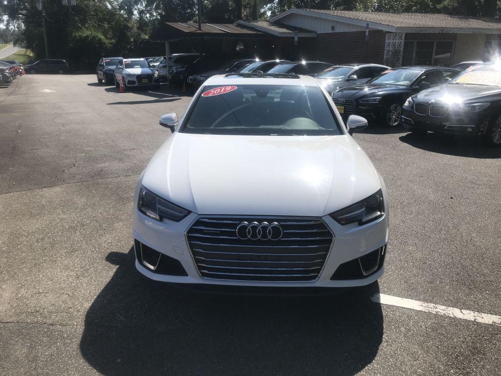 Audi A4 Premium Plus 4D Sdn at Qtro 2.0T 2019 Audi A4 Premium Plus 4D Sdn at Qtro 2.0T 2019