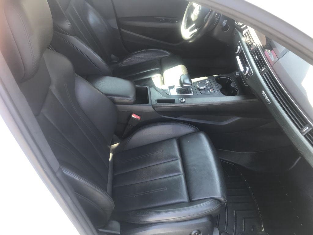 Audi A4 Premium Plus 4D Sdn at Qtro 2.0T 2019 Audi A4 Premium Plus 4D Sdn at Qtro 2.0T 2019